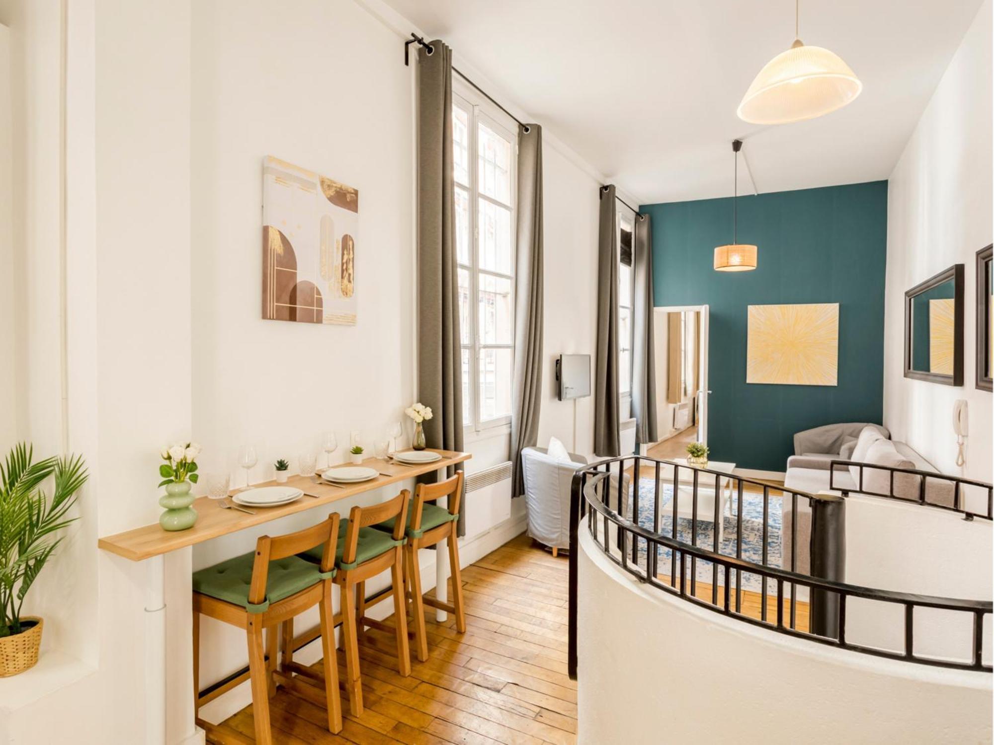 Cozy - Louvre - Clery